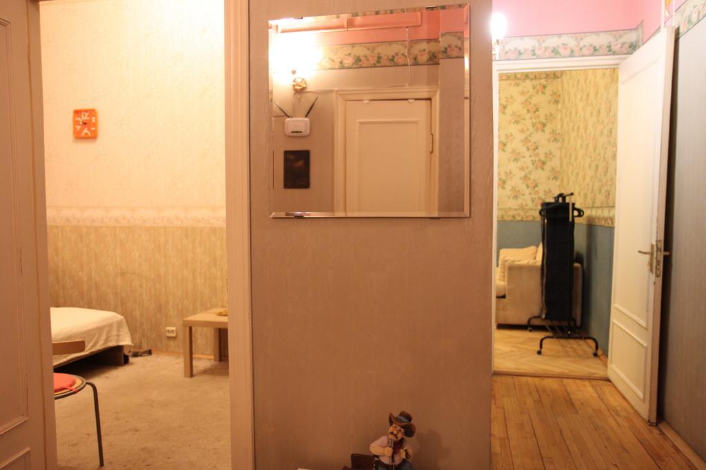 Dwuhcomnatnaya Uutnaya Quartira Na Nevskom Prospecte Appartamento San Pietroburgo Esterno foto